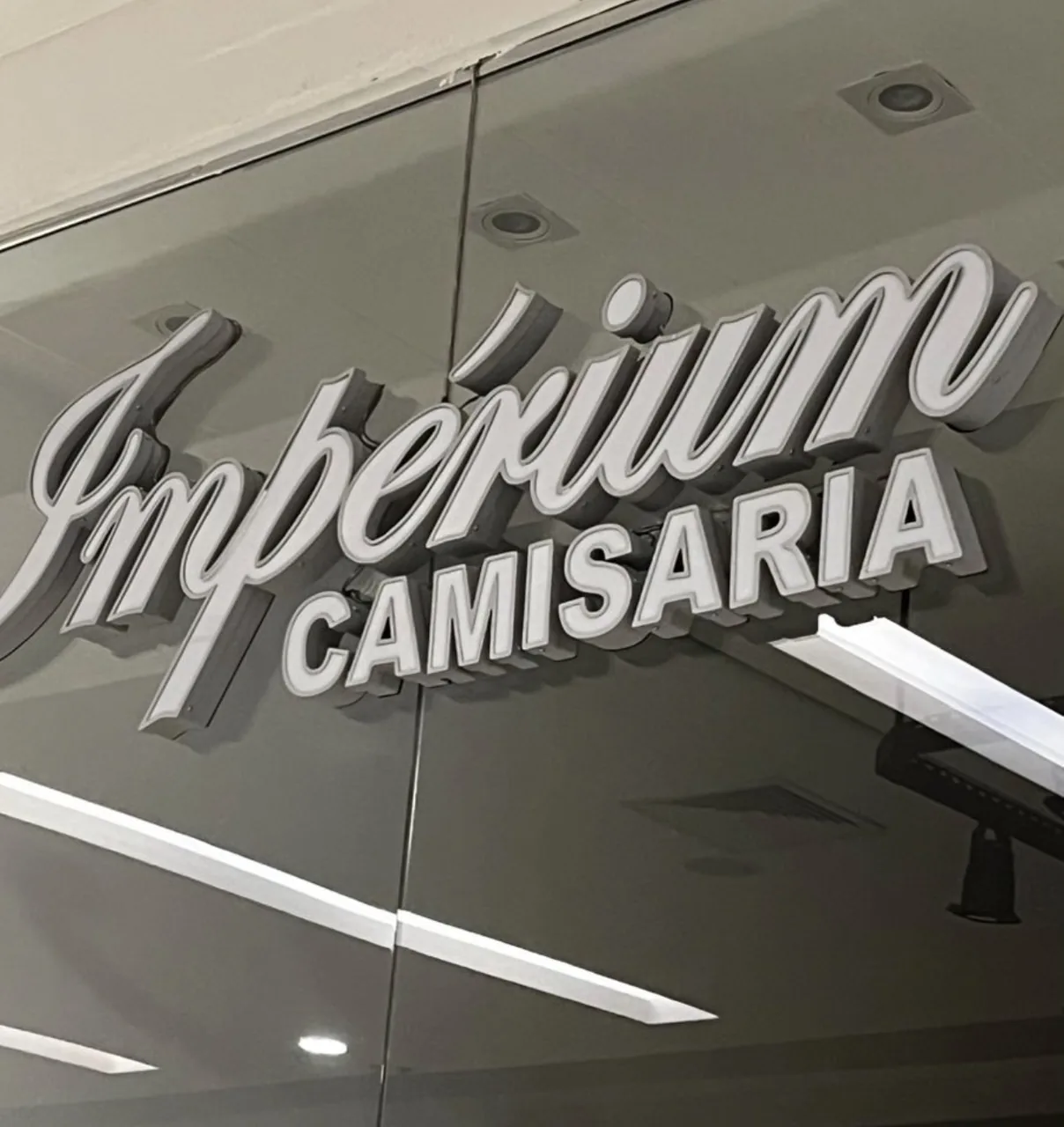 Letra caixa comercial instalada pela DYMTRA em Bauru